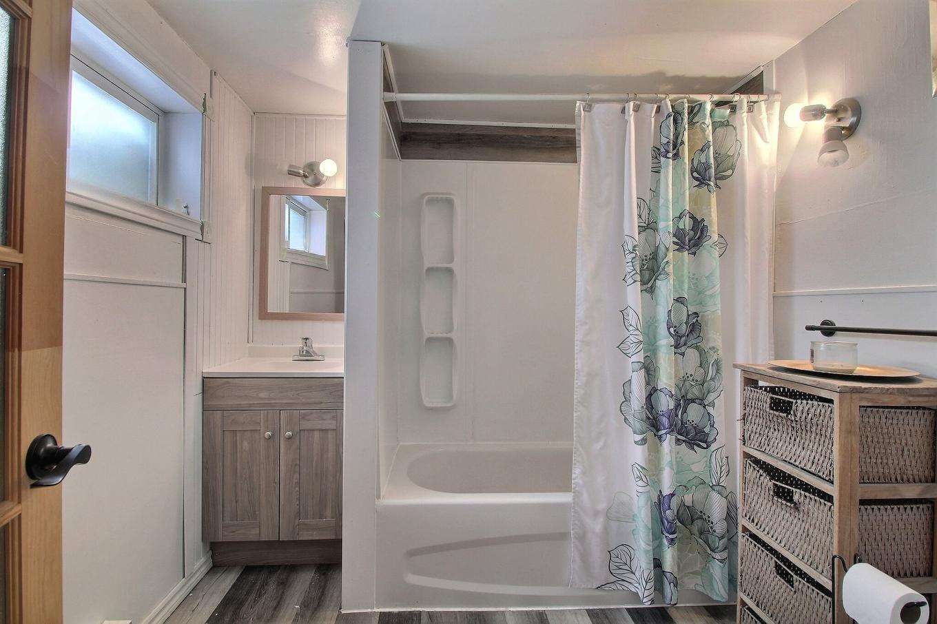 Bathroom - 810 - 814 Rue De L'Harricana, Malartic, QC - Indoor Photo Showing Bathroom