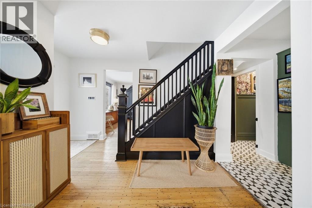 37 Elm Street, Brantford, ON - Indoor Photo Showing Other Room