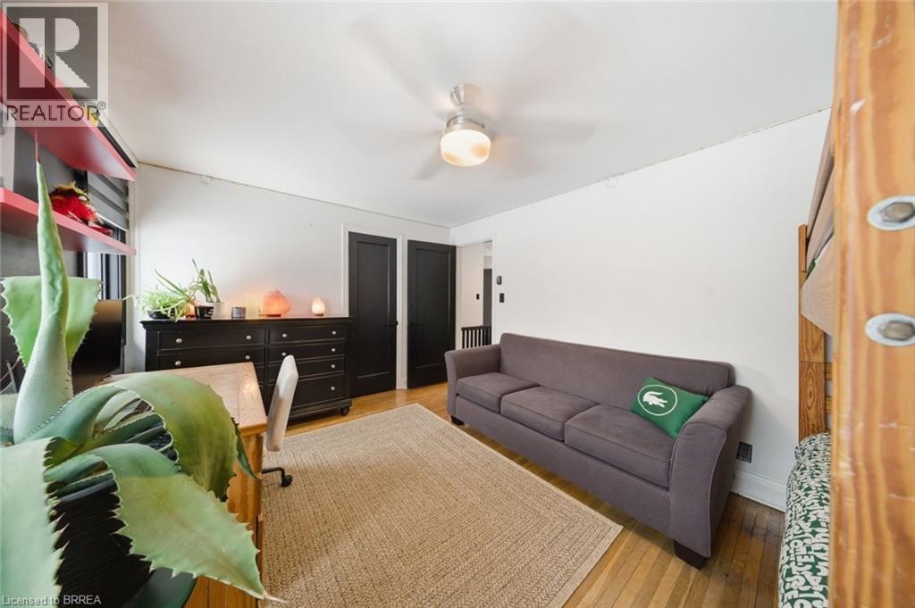 37 Elm Street, Brantford, ON - Indoor