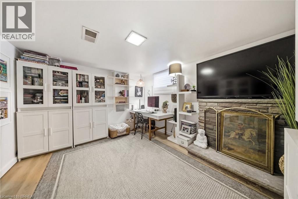 37 Elm Street, Brantford, ON - Indoor