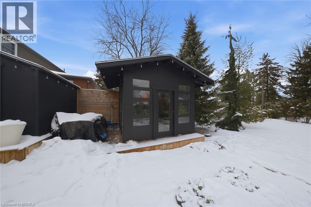 37 Elm Street, Brantford, ON - Outdoor