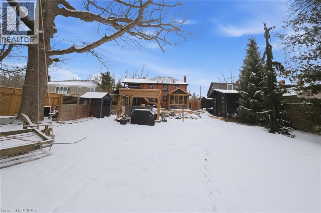 37 Elm Street, Brantford, ON - Outdoor