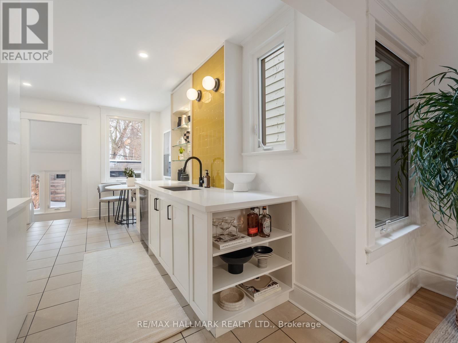 529 Logan Avenue, Toronto, ON - Indoor