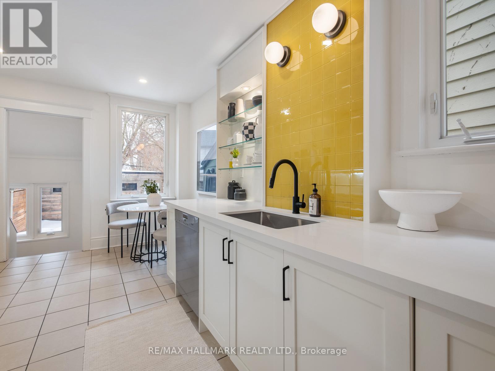 529 Logan Avenue, Toronto, ON - Indoor