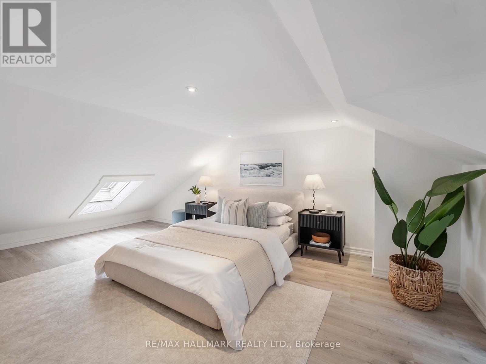 529 Logan Avenue, Toronto, ON - Indoor Photo Showing Bedroom