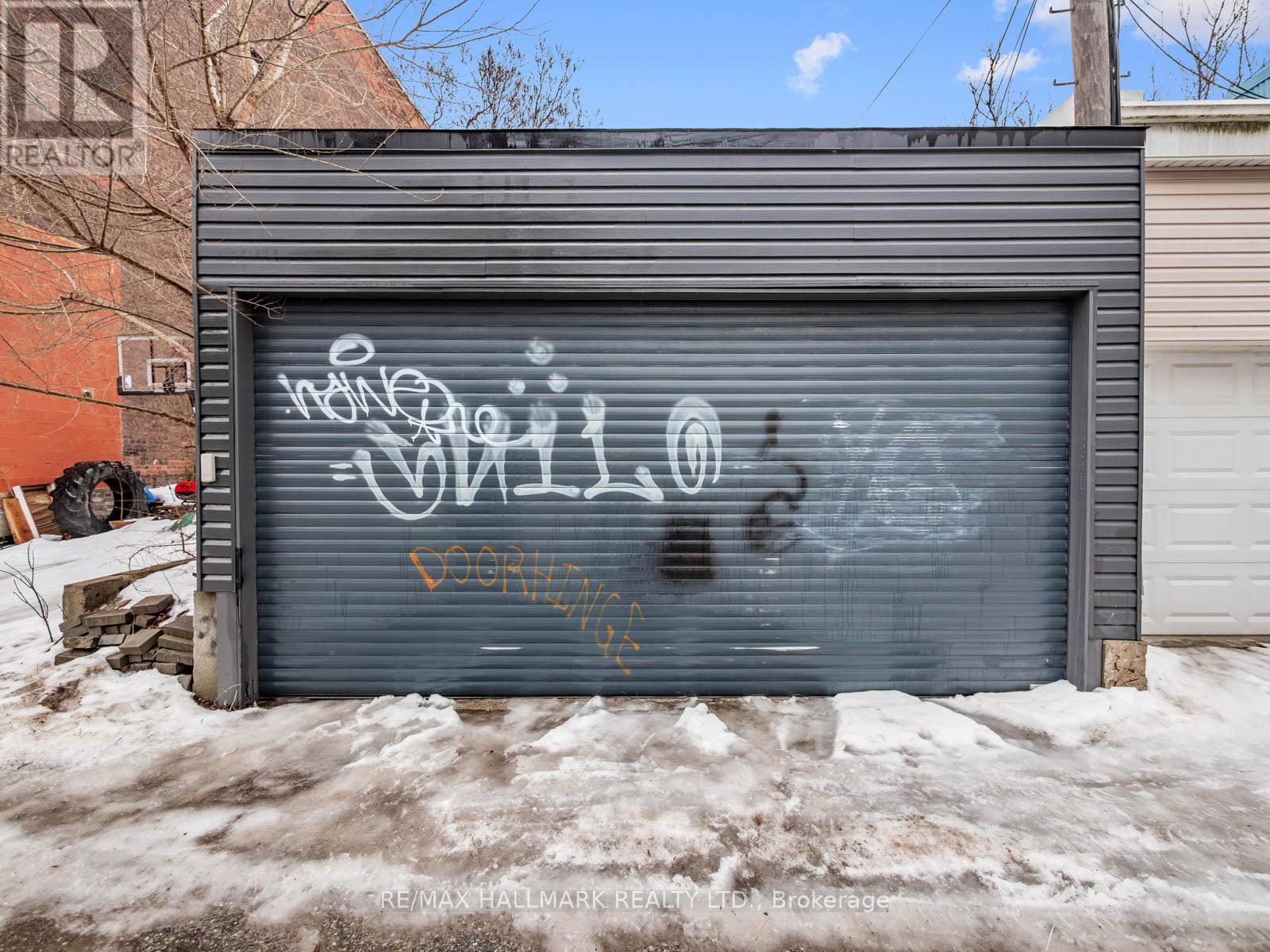 529 Logan Avenue, Toronto, ON - Outdoor