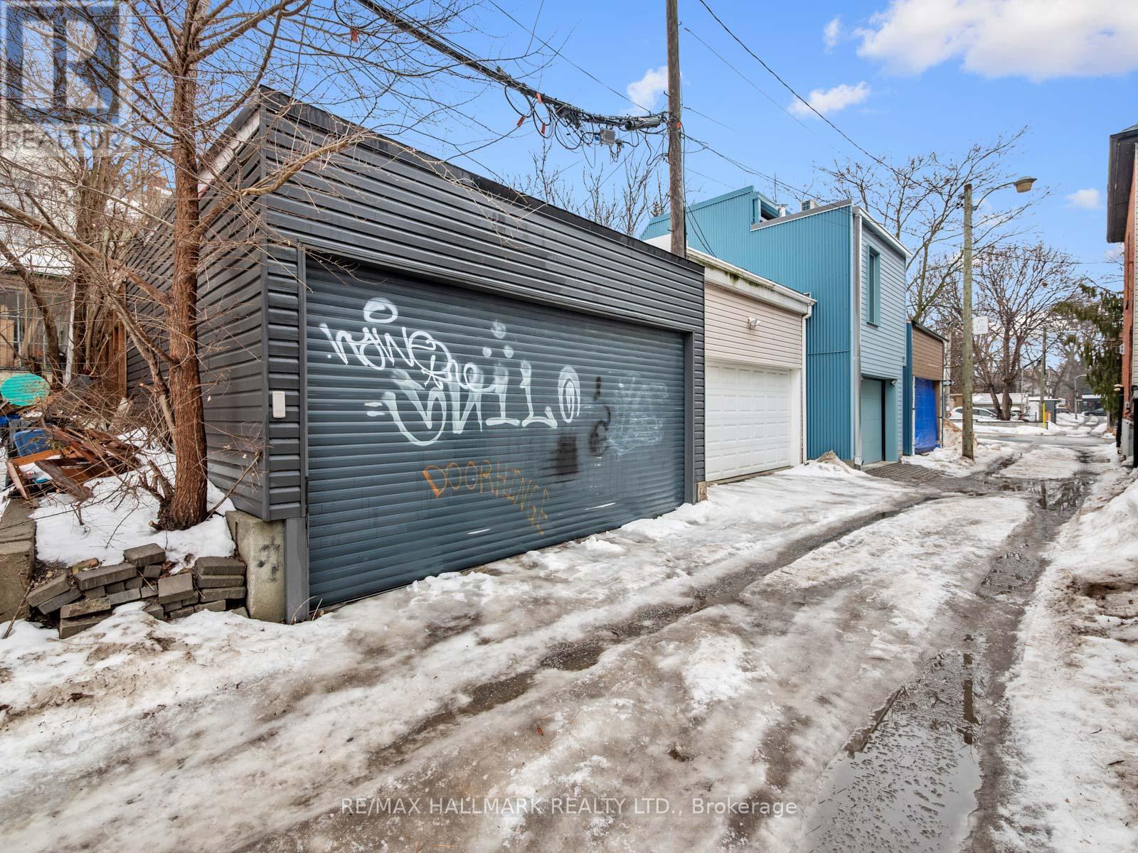 529 Logan Avenue, Toronto, ON - Outdoor