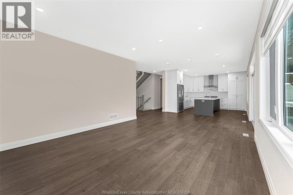 375 Water, Lakeshore, ON - Indoor Photo Showing Other Room