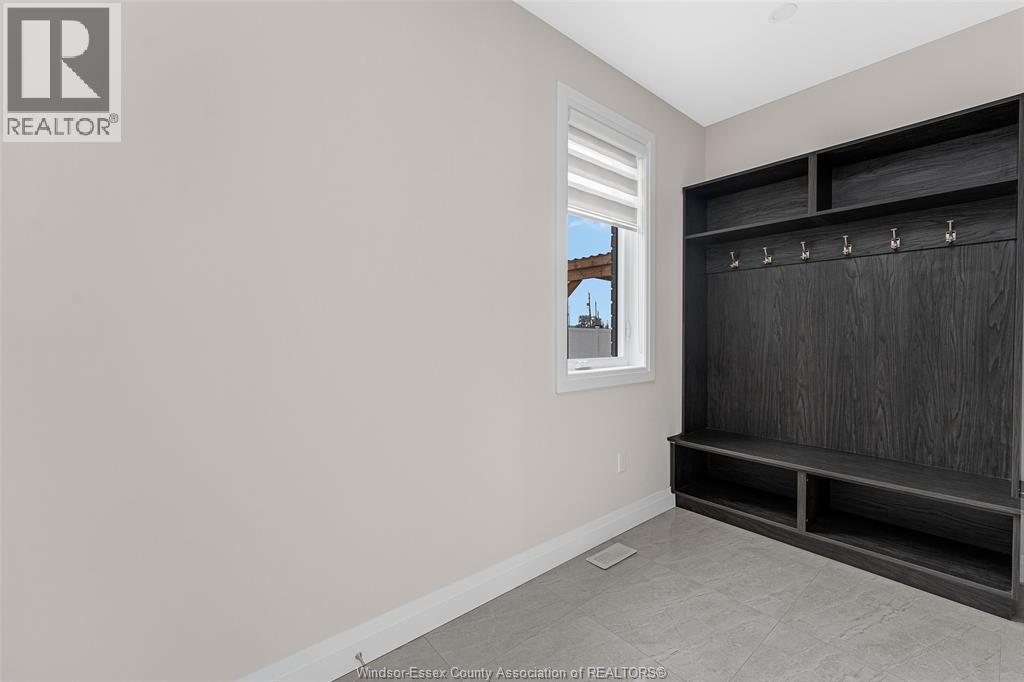 375 Water, Lakeshore, ON - Indoor Photo Showing Other Room