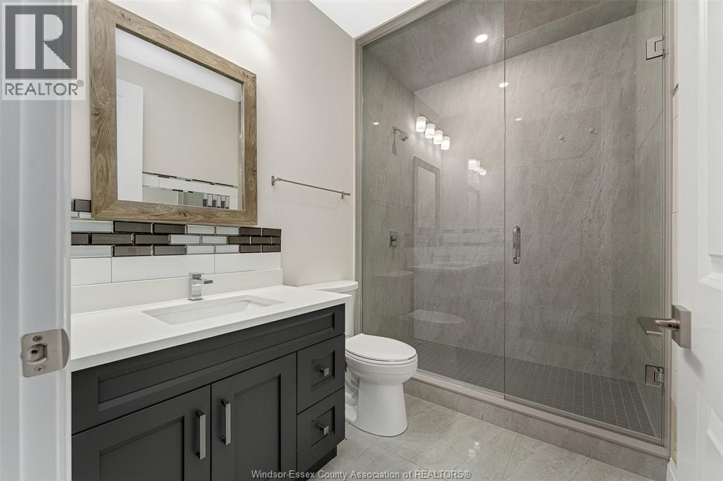 375 Water, Lakeshore, ON - Indoor Photo Showing Bathroom