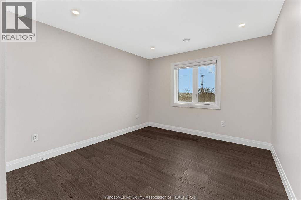 375 Water, Lakeshore, ON - Indoor Photo Showing Other Room