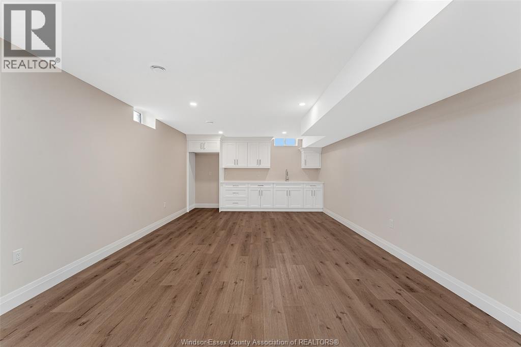 375 Water, Lakeshore, ON - Indoor Photo Showing Other Room