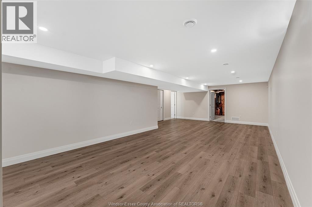 375 Water, Lakeshore, ON - Indoor Photo Showing Other Room