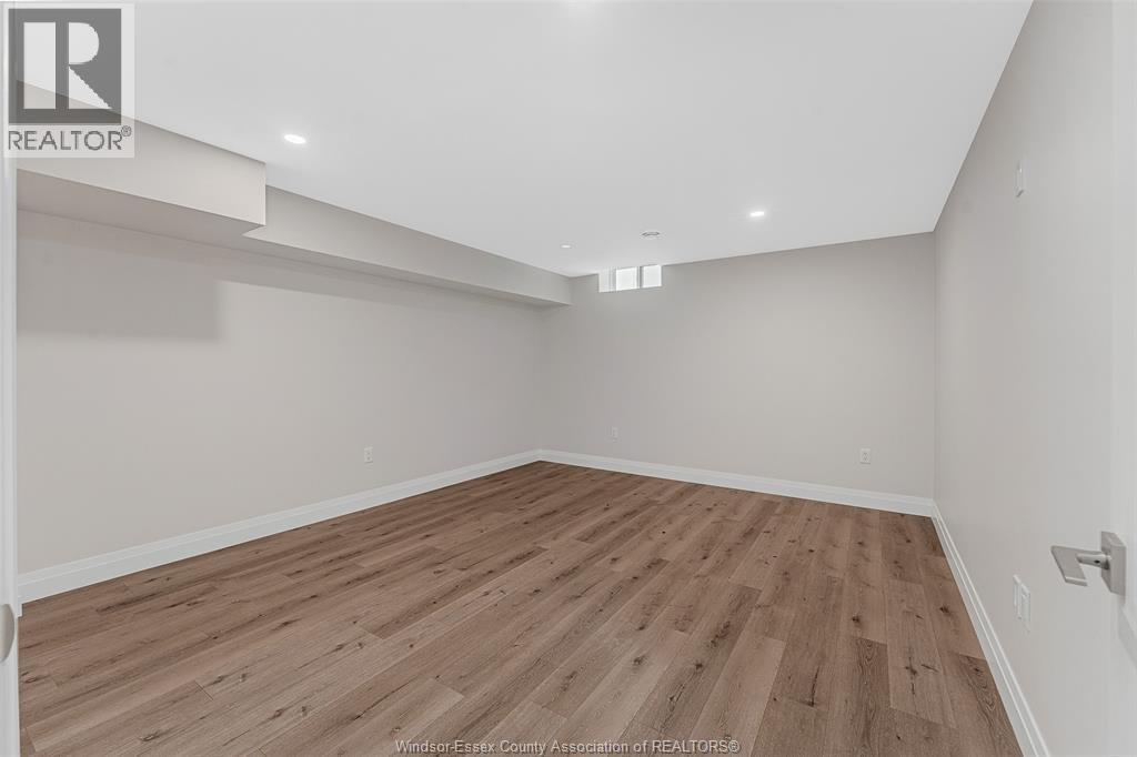 375 Water, Lakeshore, ON - Indoor Photo Showing Other Room