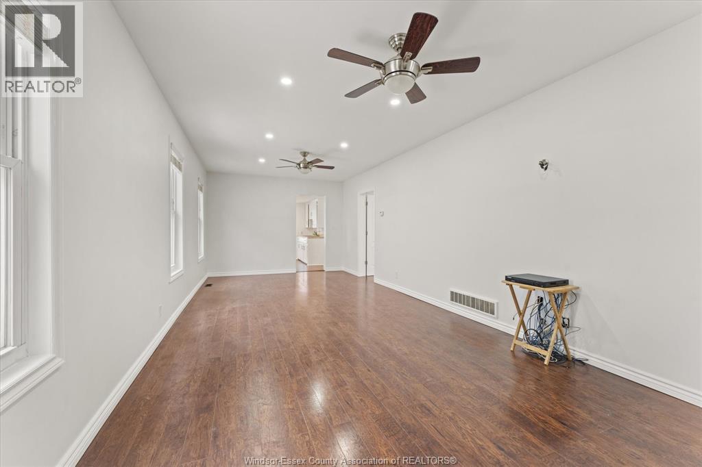 414 Parent Avenue, Windsor, ON - Indoor Photo Showing Other Room