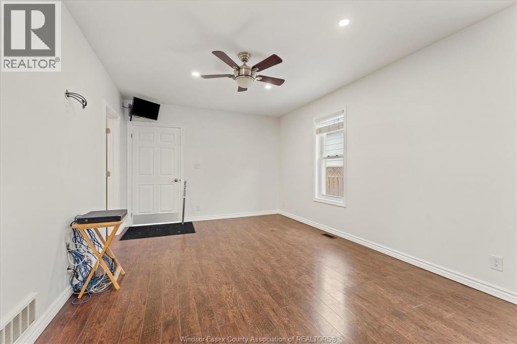 414 Parent Avenue, Windsor, ON - Indoor Photo Showing Other Room