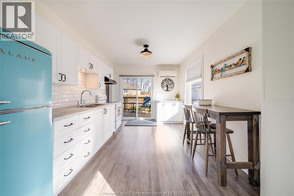 15 Smith Avenue, Leamington, ON - Indoor