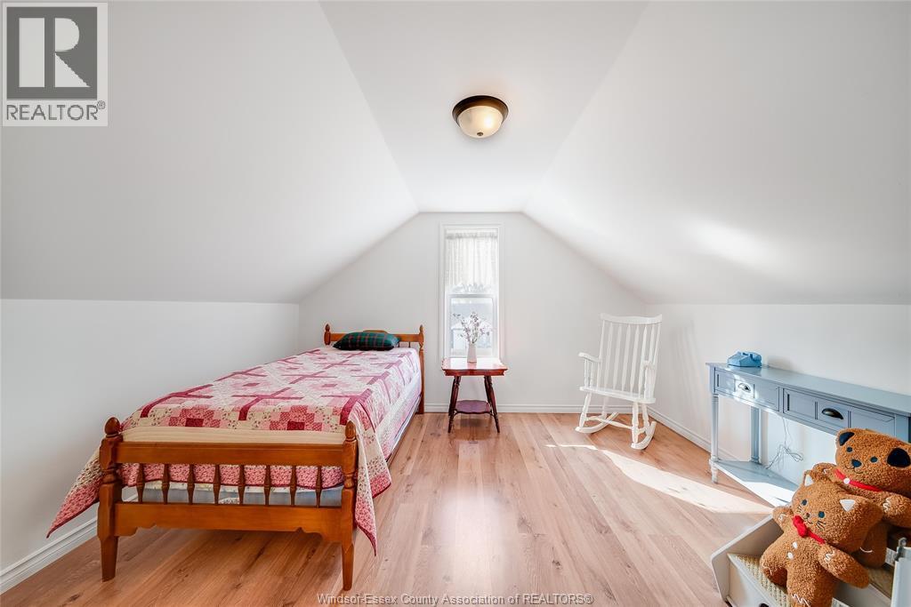 15 Smith Avenue, Leamington, ON - Indoor Photo Showing Bedroom