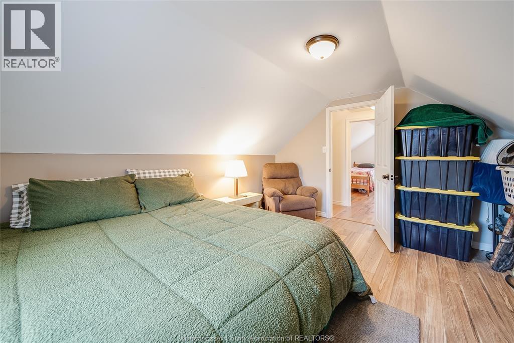 15 Smith Avenue, Leamington, ON - Indoor Photo Showing Bedroom