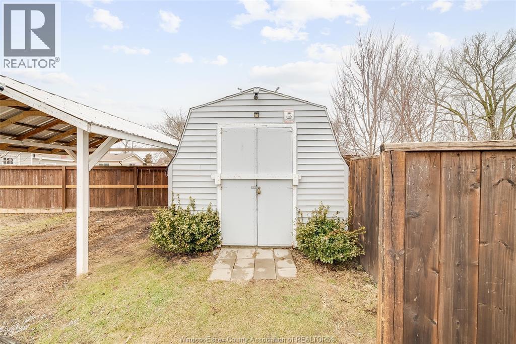 15 Smith Avenue, Leamington, ON - Outdoor