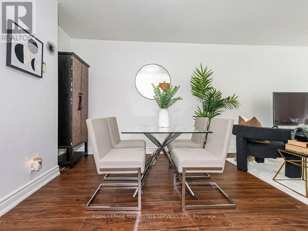 135 Bernice Crescent, Toronto, ON - Indoor