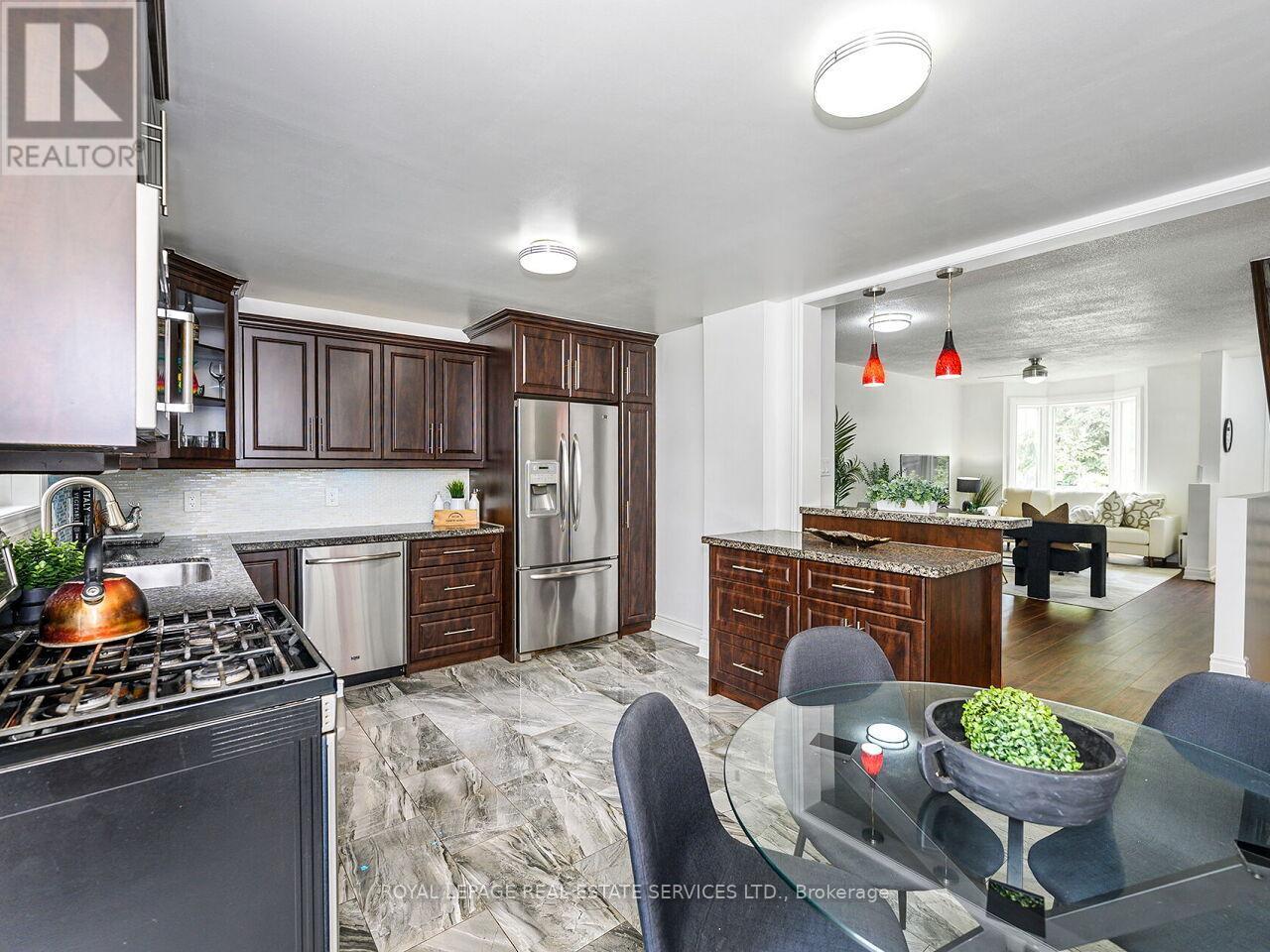 135 Bernice Crescent, Toronto, ON - Indoor