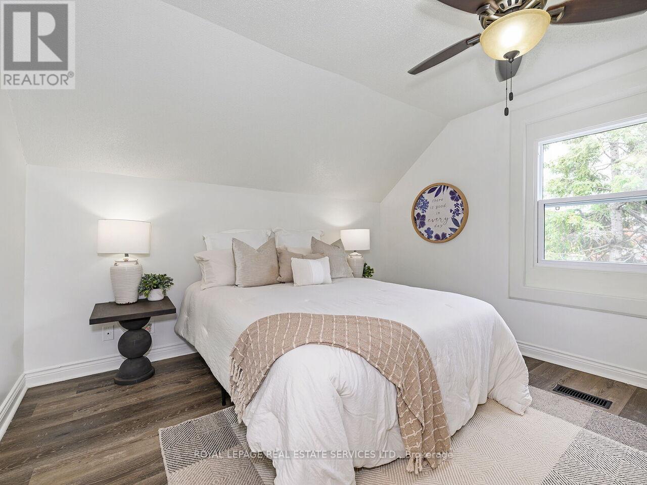 135 Bernice Crescent, Toronto, ON - Indoor Photo Showing Bedroom