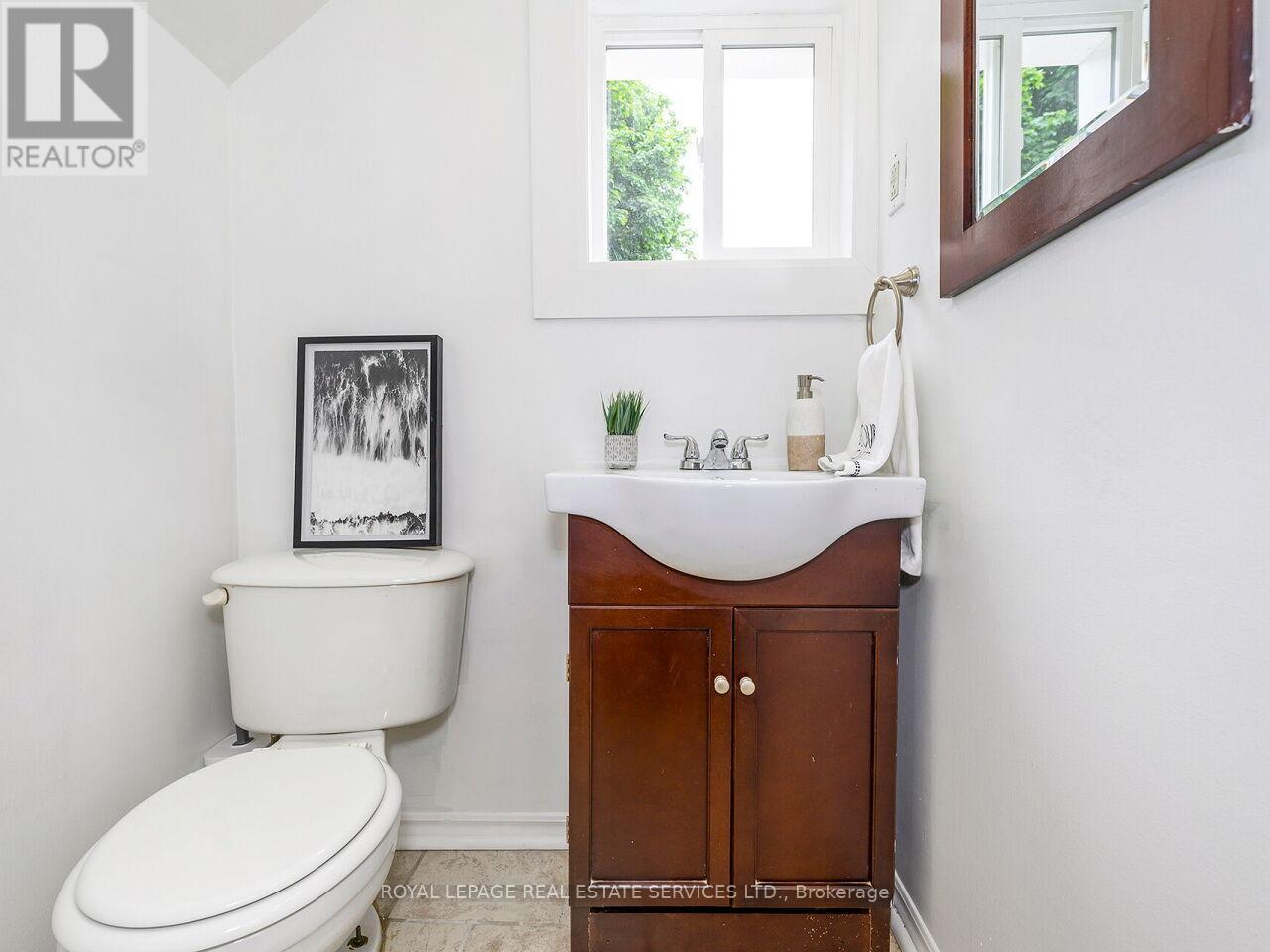 135 Bernice Crescent, Toronto, ON - Indoor Photo Showing Bathroom