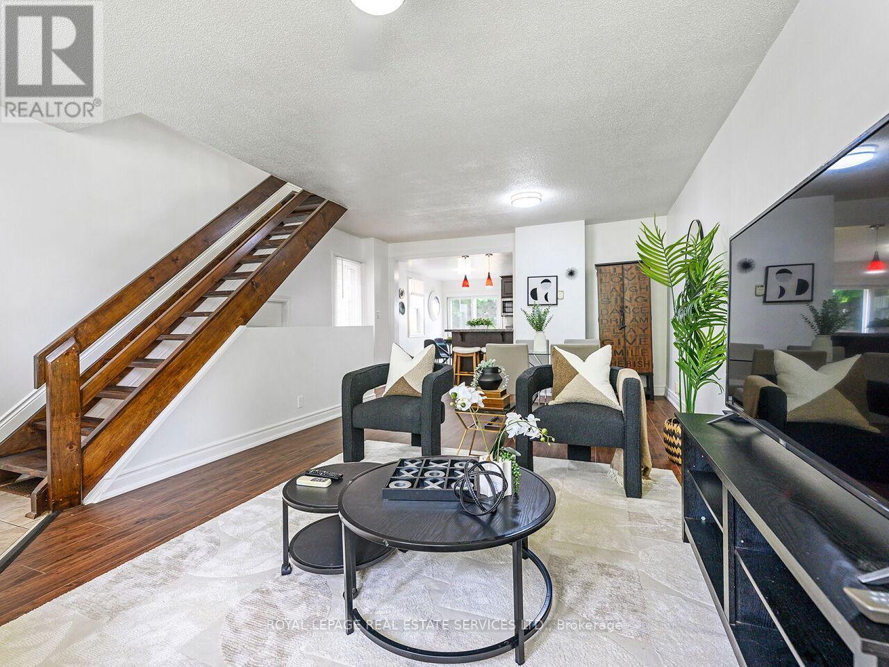 135 Bernice Crescent, Toronto, ON - Indoor