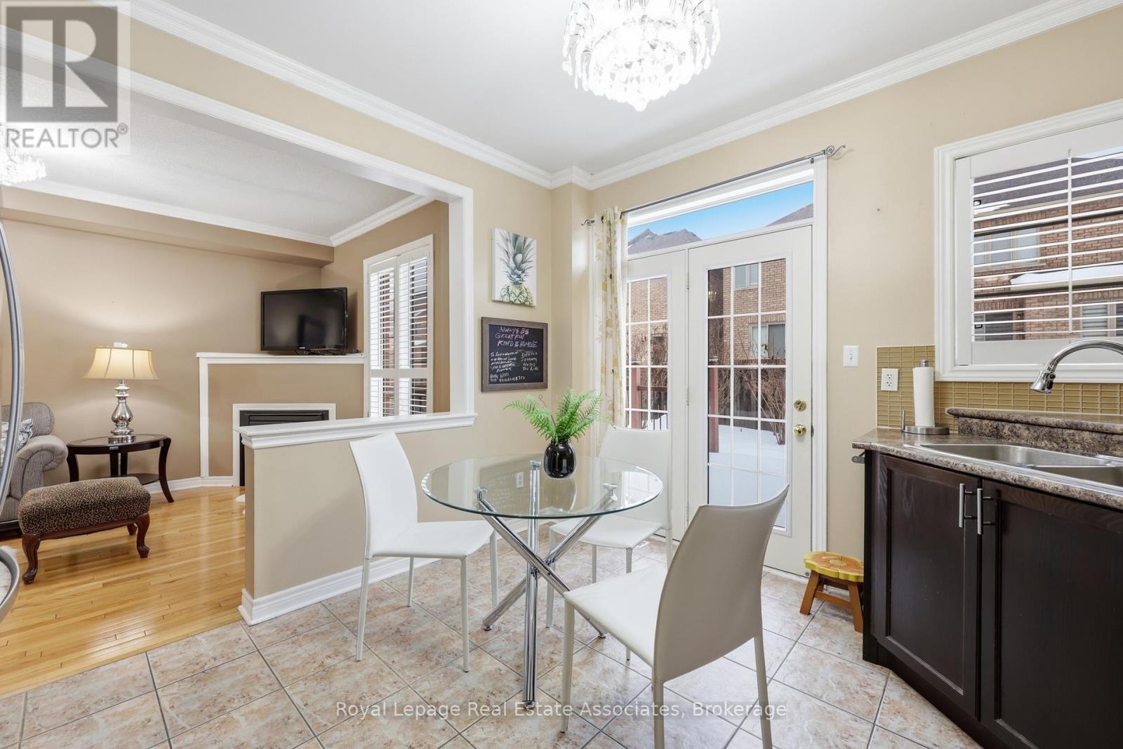 Ample of windows to being in natural light - 26 Prebble Drive, Markham, ON - Indoor Photo Showing Dining Room
