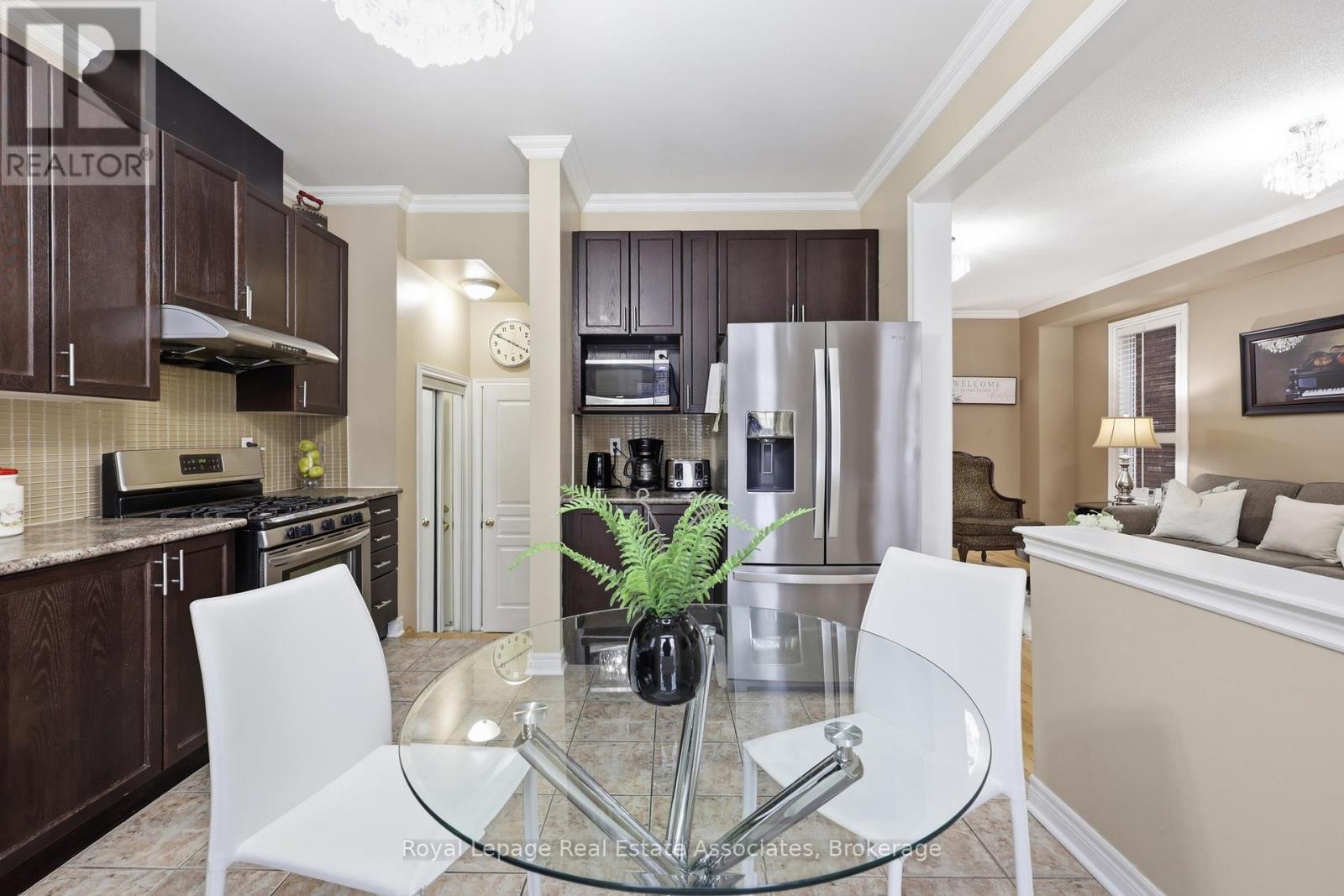 Open concept functional kitchen - 26 Prebble Drive, Markham, ON - Indoor