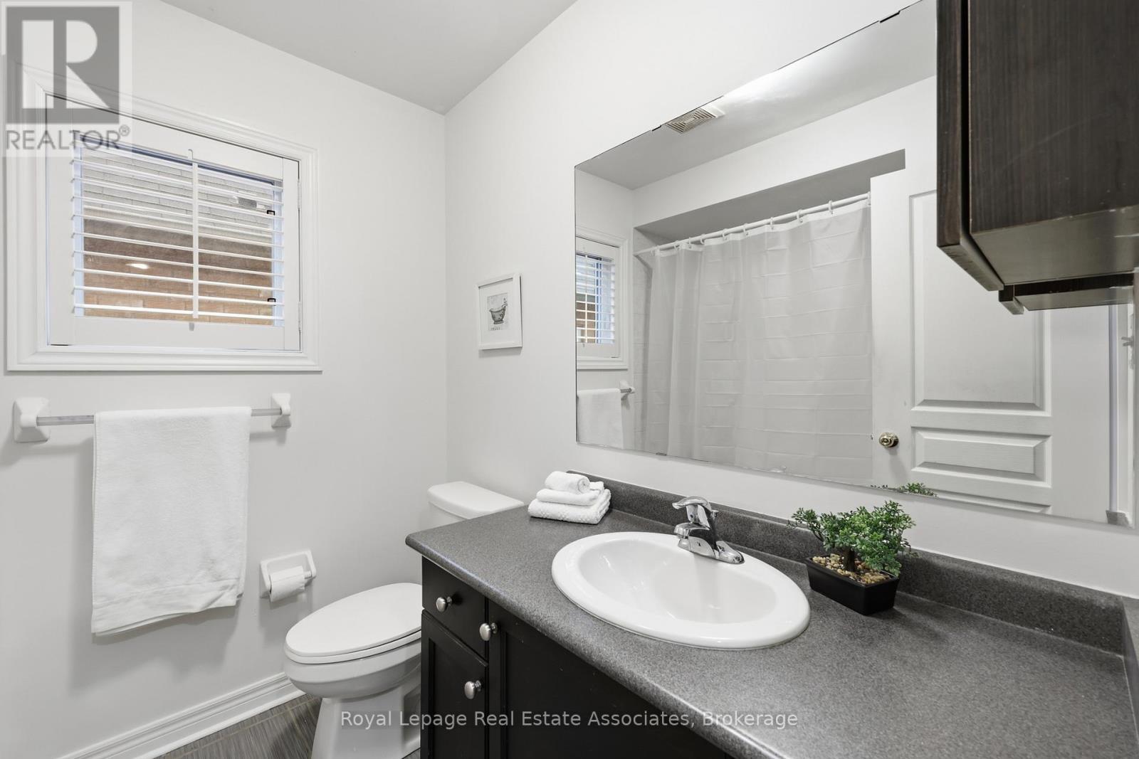 2nd 4 piece washroom upstairs - 26 Prebble Drive, Markham, ON - Indoor Photo Showing Bathroom