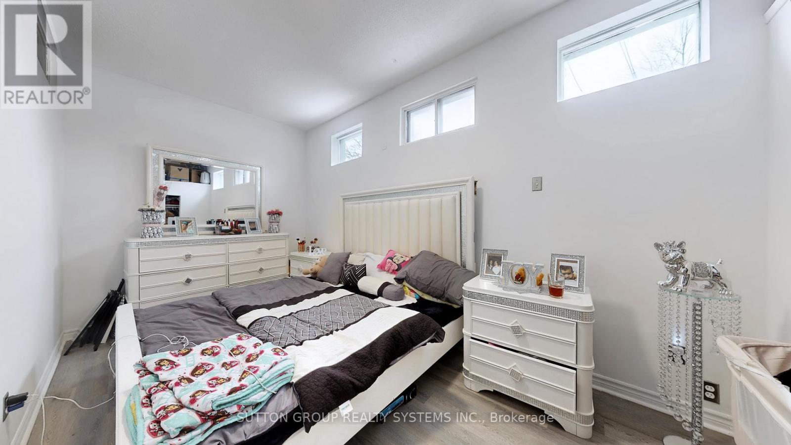 337 Perth Avenue, Toronto, ON - Indoor Photo Showing Bedroom