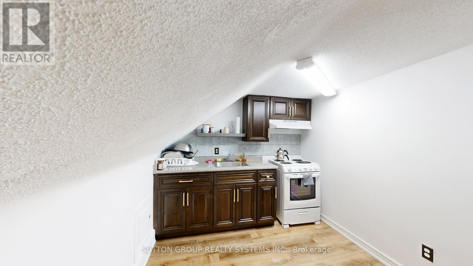 337 Perth Avenue, Toronto, ON - Indoor Photo Showing Kitchen