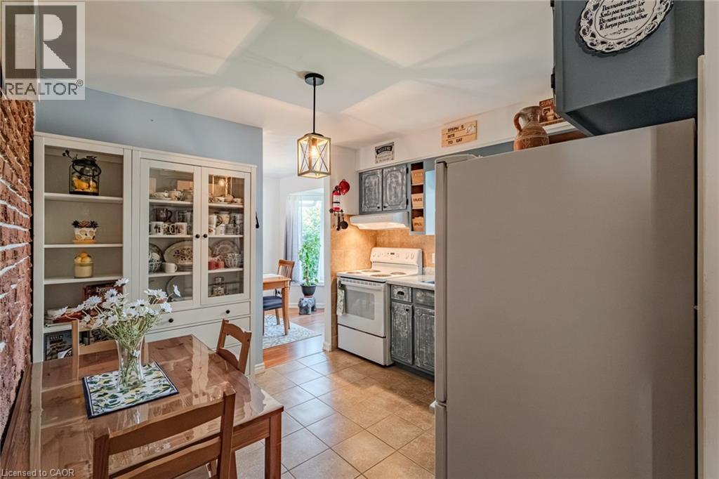 26 Douglas Avenue, Simcoe, ON - Indoor Photo Showing Kitchen