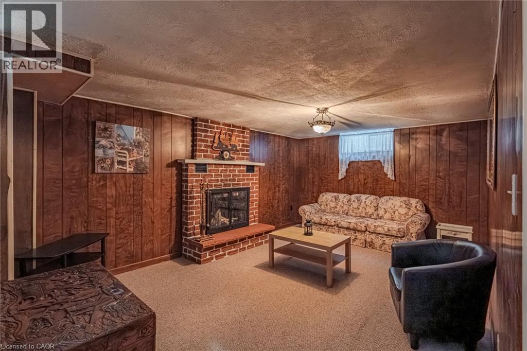 26 Douglas Avenue, Simcoe, ON - Indoor With Fireplace