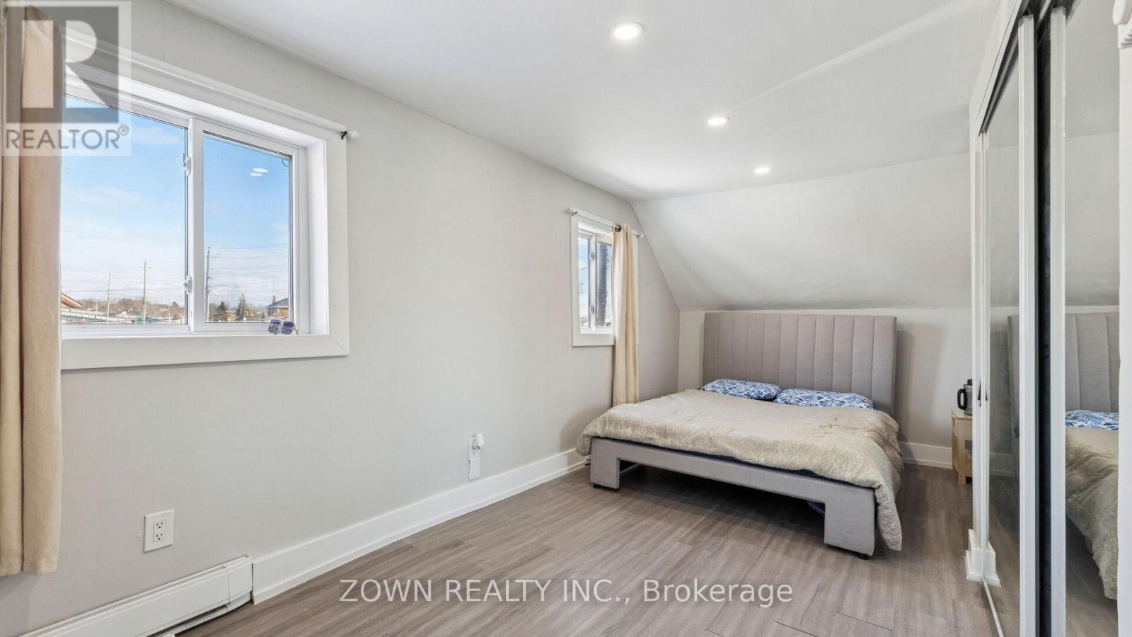 26 Metcalfe Street, Quinte West, ON - Indoor Photo Showing Bedroom