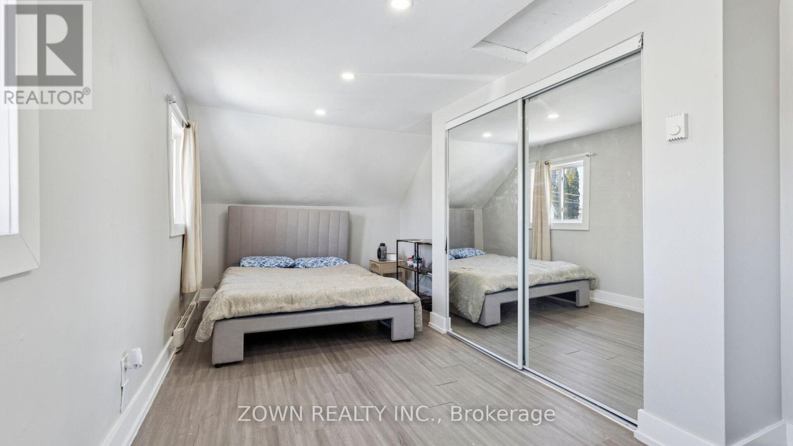 26 Metcalfe Street, Quinte West, ON - Indoor Photo Showing Bedroom