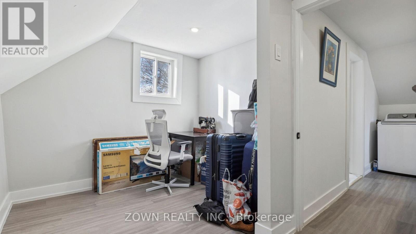 26 Metcalfe Street, Quinte West, ON - Indoor