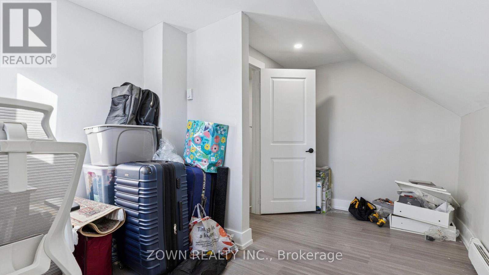 26 Metcalfe Street, Quinte West, ON - Indoor