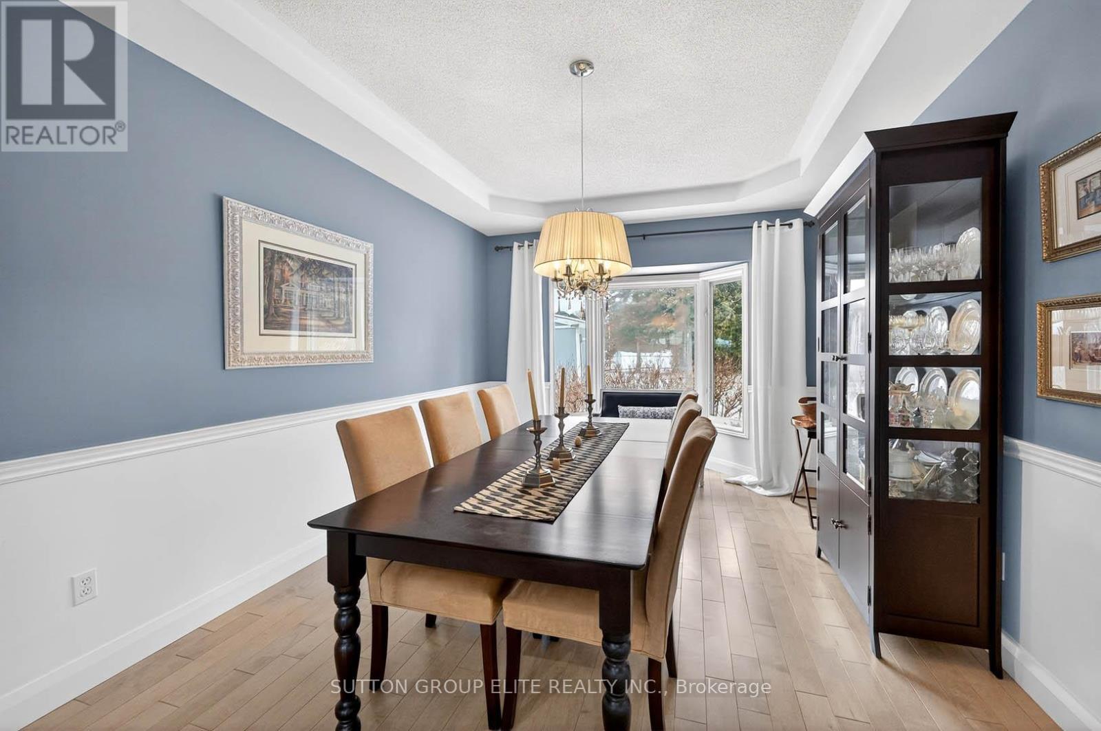 11 Elderberry Lane, Hamilton, ON - Indoor Photo Showing Dining Room