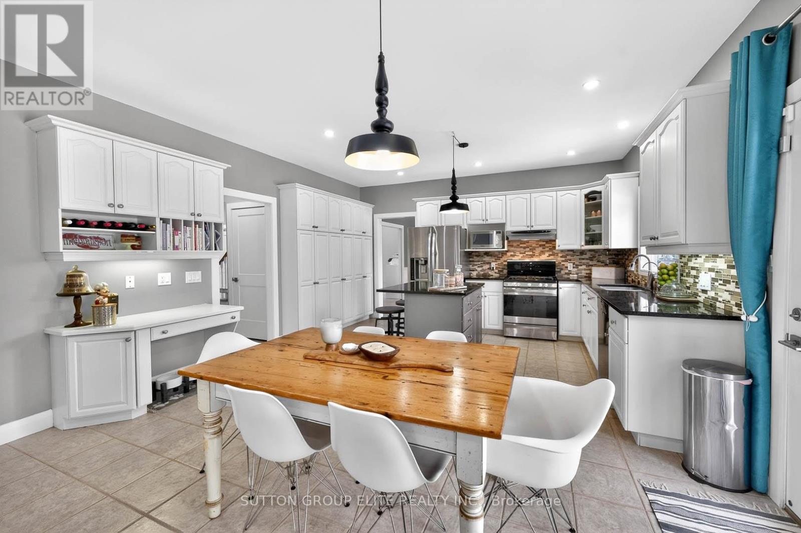 11 Elderberry Lane, Hamilton, ON - Indoor