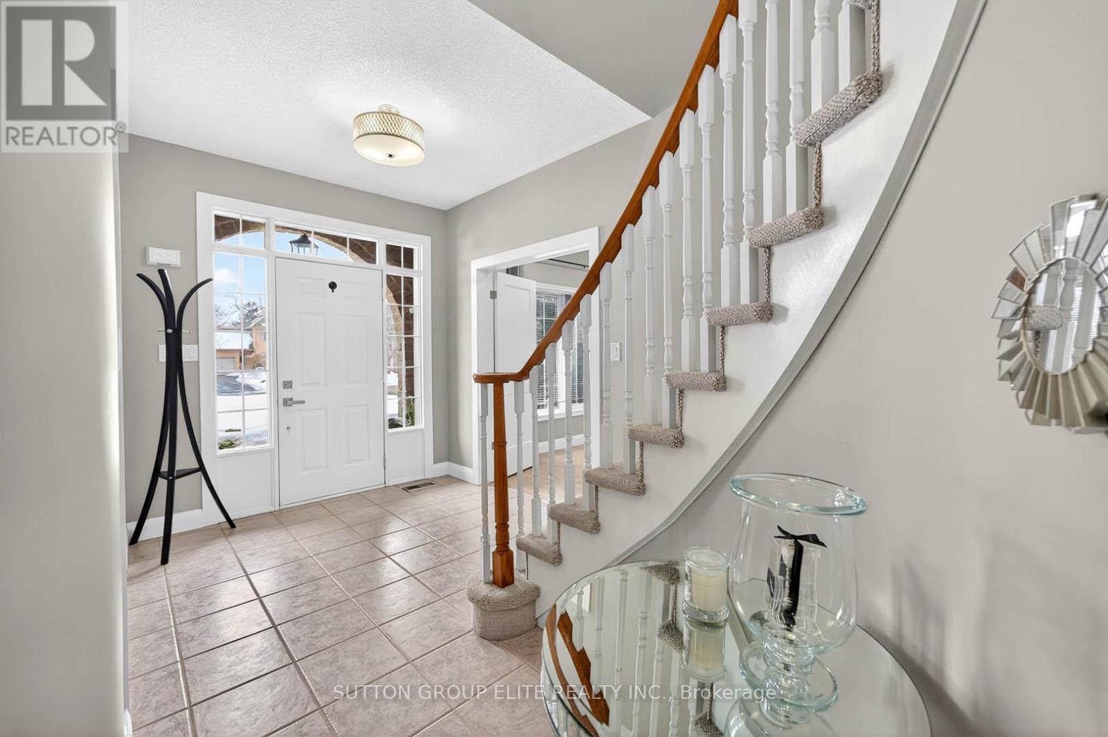 11 Elderberry Lane, Hamilton, ON - Indoor Photo Showing Other Room
