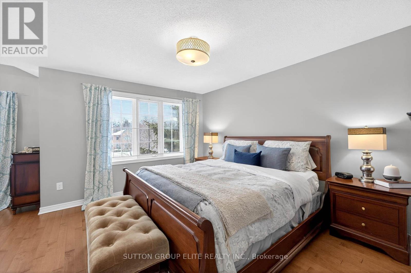 11 Elderberry Lane, Hamilton, ON - Indoor Photo Showing Bedroom