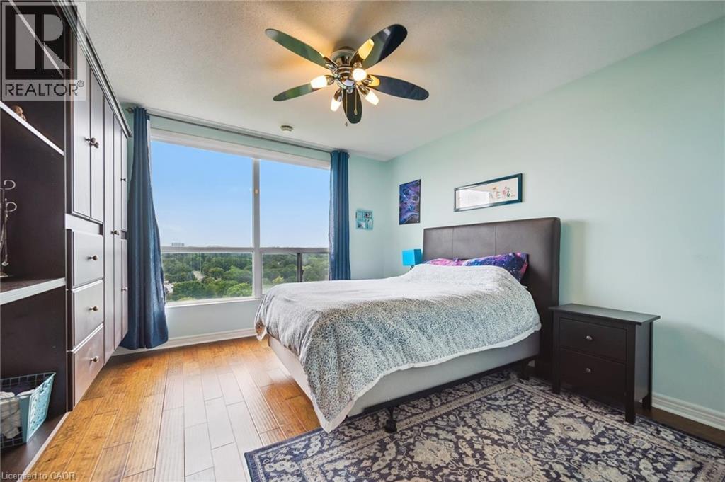 255 Keats Way Unit# 1303, Waterloo, ON - Indoor Photo Showing Bedroom