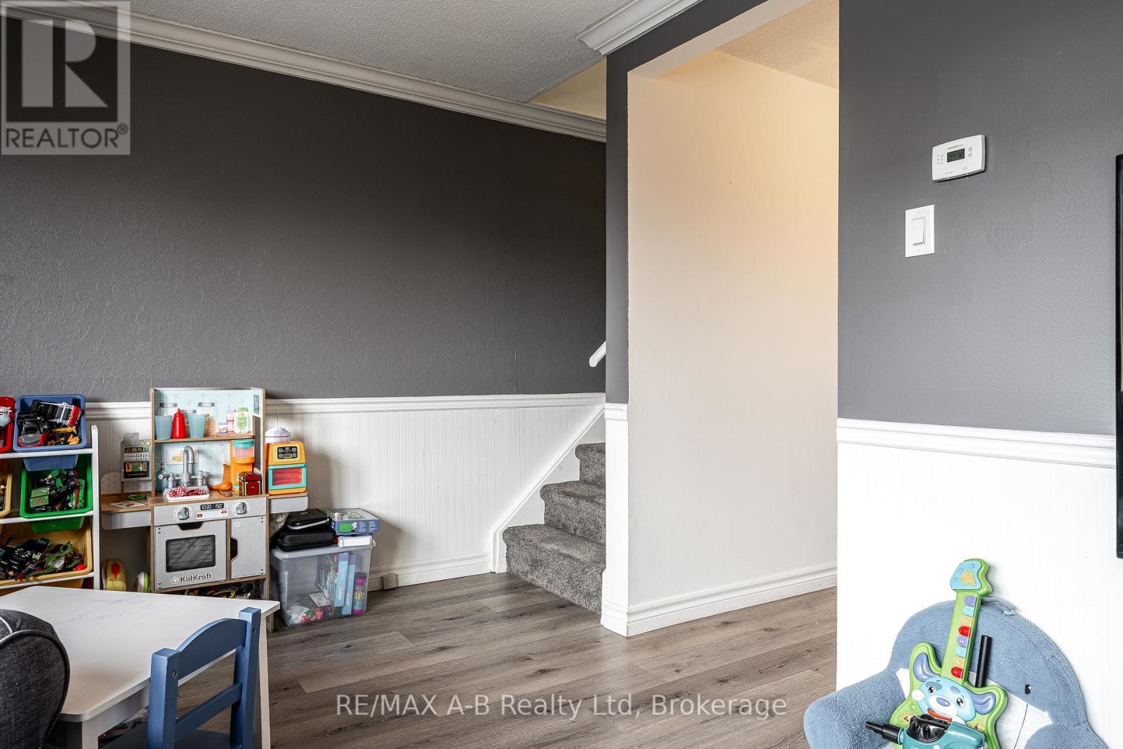 24 - 91 Avonwood Drive, Stratford, ON - Indoor Photo Showing Other Room