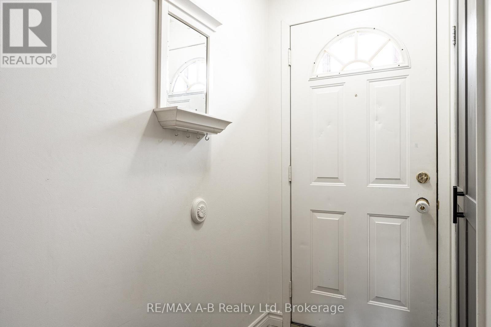 24 - 91 Avonwood Drive, Stratford, ON - Indoor Photo Showing Other Room