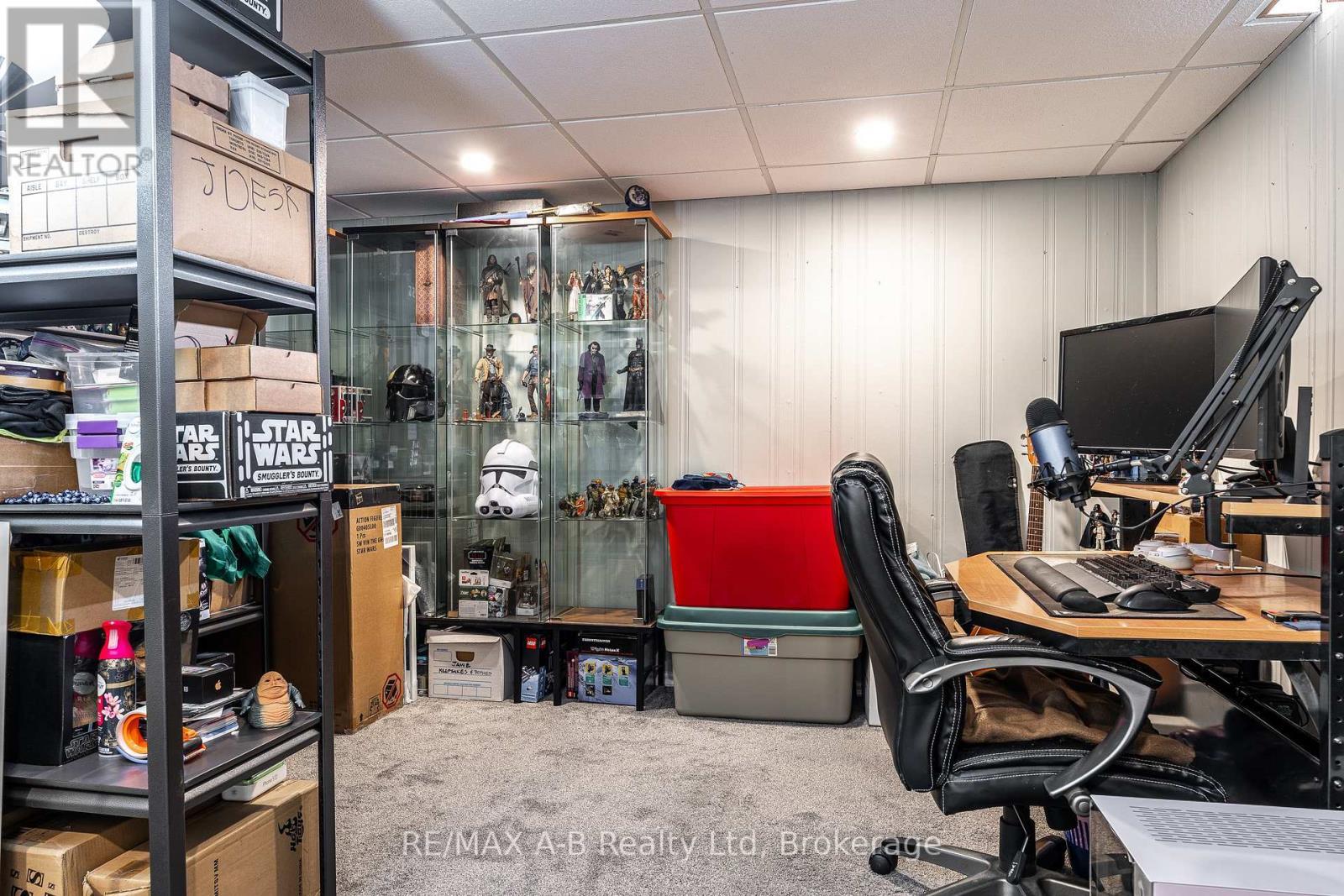 24 - 91 Avonwood Drive, Stratford, ON - Indoor Photo Showing Office