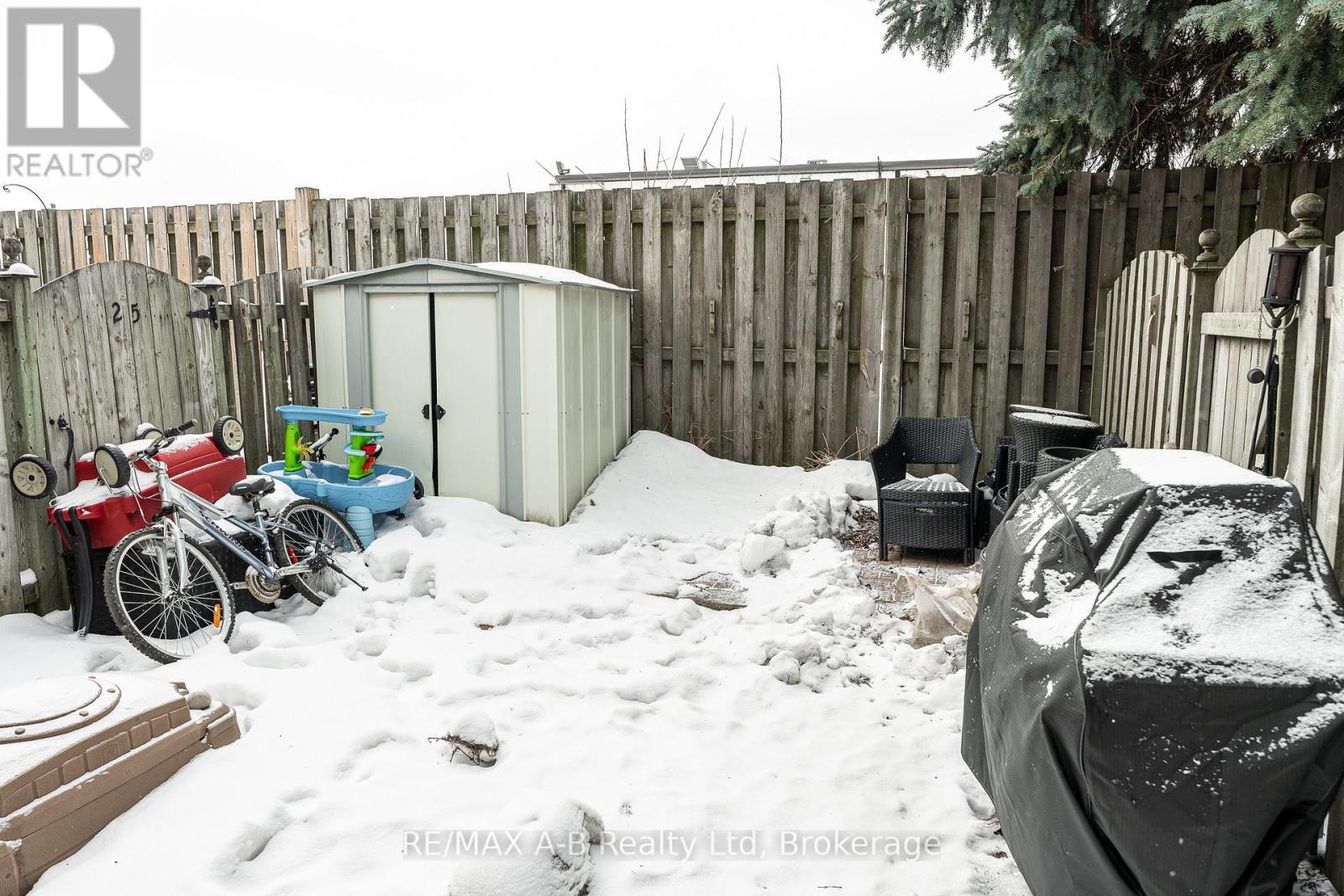 24 - 91 Avonwood Drive, Stratford, ON - Outdoor