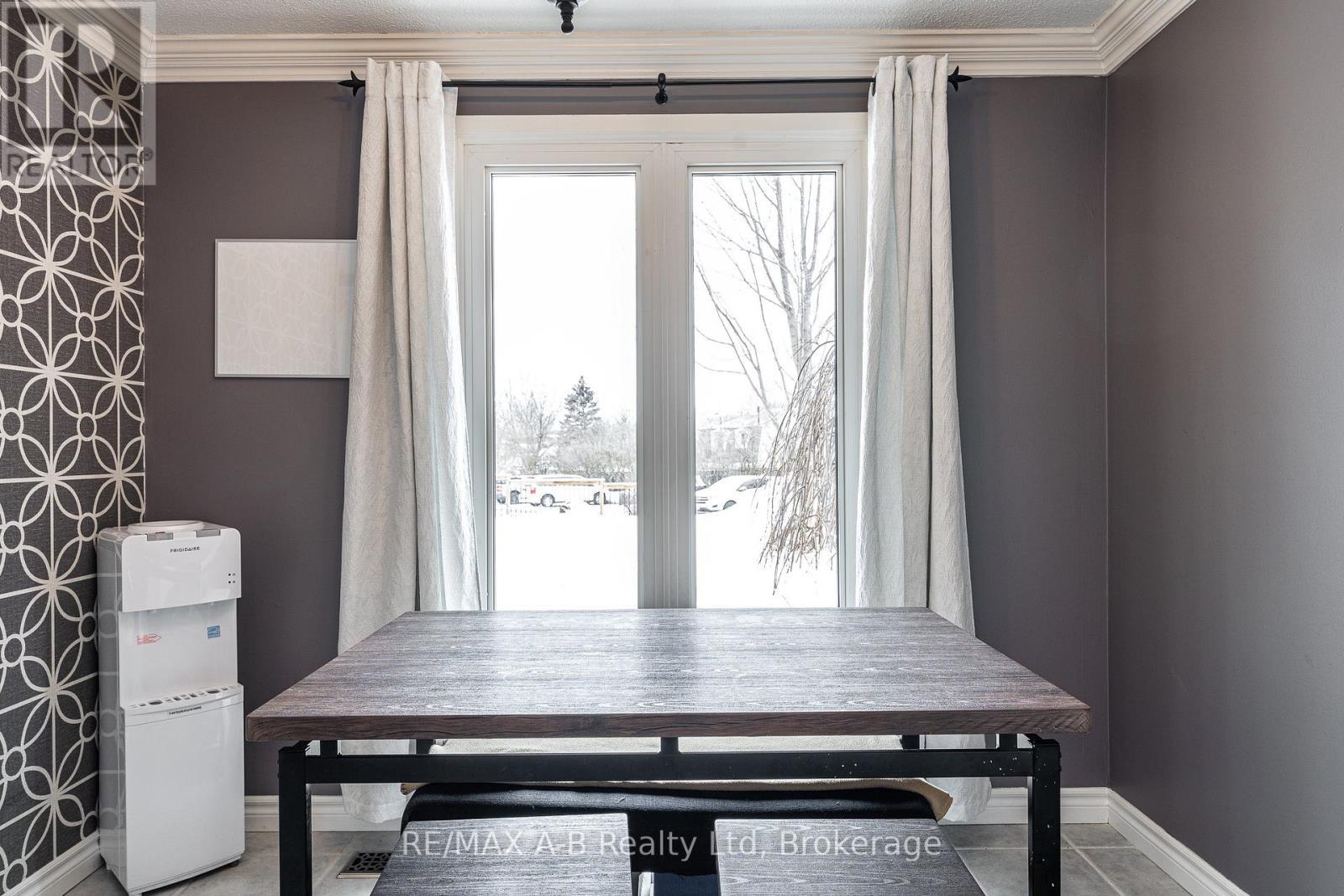 24 - 91 Avonwood Drive, Stratford, ON - Indoor Photo Showing Other Room